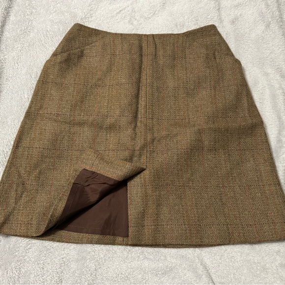 Banana Republic Dresses & Skirts - Banana Republic Wool Skirt with Front Pockets Size 2